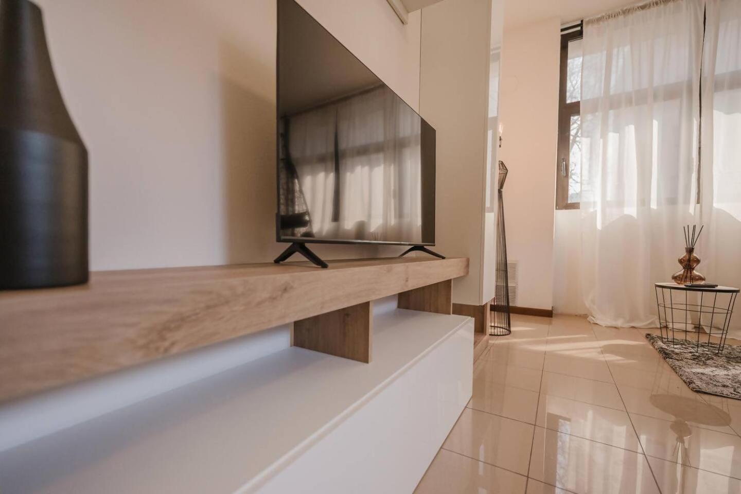 Unico 8 -alloggio A 450mt Dalla Stazione Apartamento