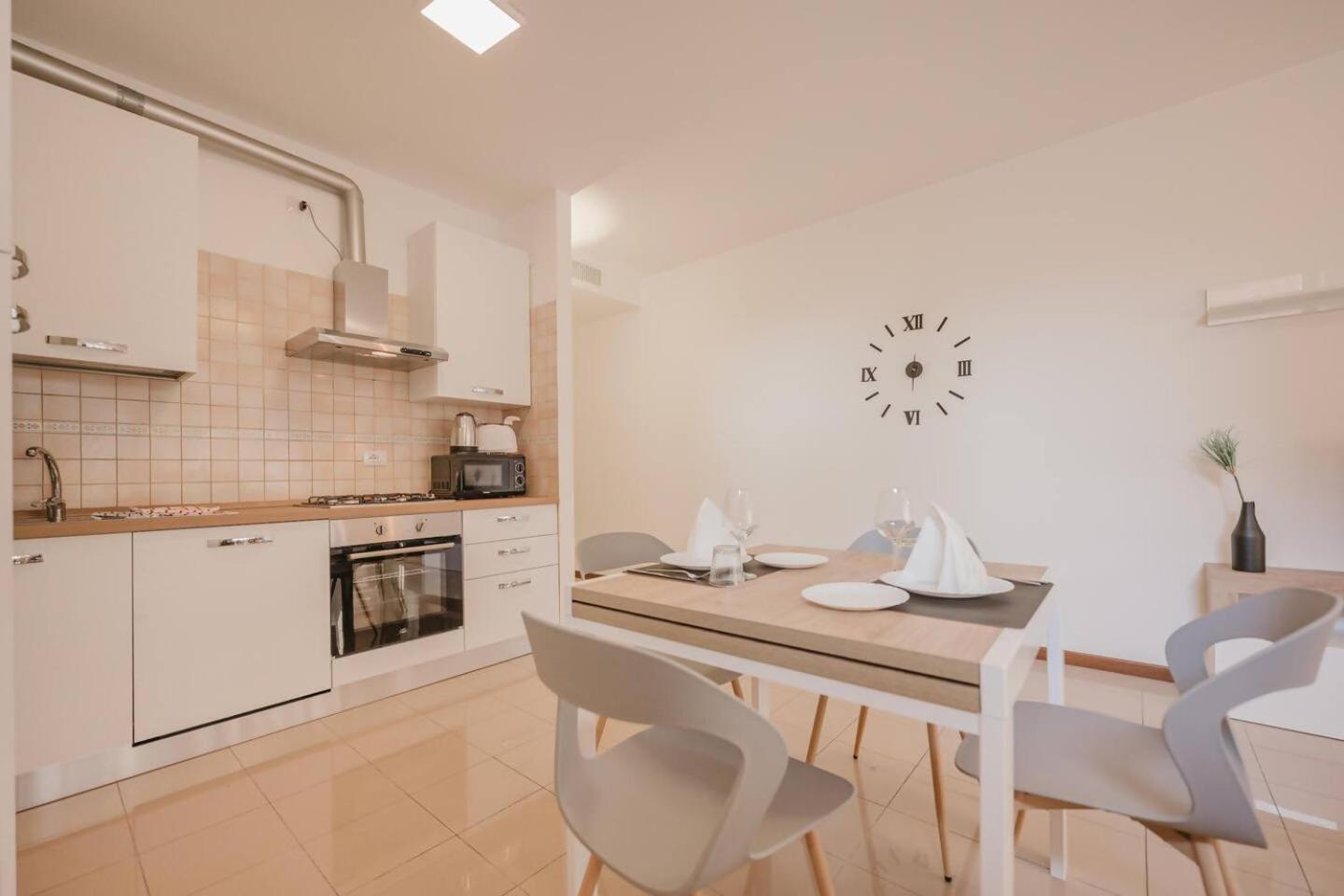 Apartamento Unico 8 -alloggio A 450mt Dalla Stazione